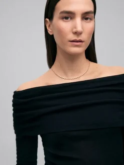 Collar de oro amarillo de 18K con 39 diamantes en talla brillante con un total de 2 cts