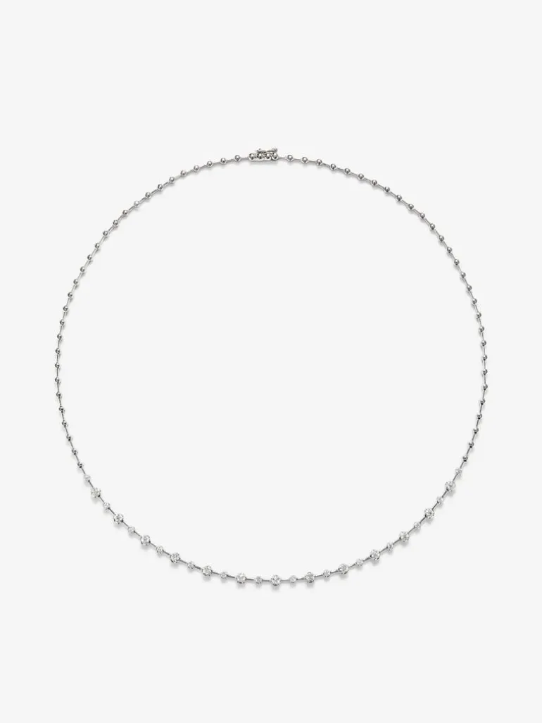Collar de oro blanco de 18K con 27 diamantes en talla brillante con un total de 0,95 cts