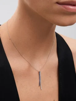 Collar de oro blanco de 18K con diamantes blancos y zafiros azules