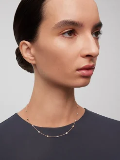Collar de oro rosa de 18K con 12 diamantes en talla brillante con un total de 0,38 cts