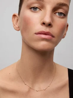 Collar gargantilla de oro rosa de 18K con diamantes