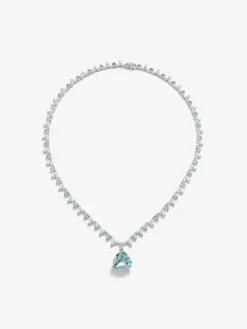 Collar rivière de oro blanco de 18K con aguamarina en talla pera de 5,88 cts,38 aguamarinas en talla brillante con un total de 5,41 cts y 114 diamantes en talla brillante con un total de 6,27 cts