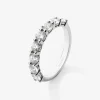 Media alianza de oro blanco de 18K con 8 diamantes en talla brillante con un total de 1,16 cts