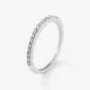 Media alianza de oro blanco de 18K con 16 diamantes en talla brillante con un total de 0,21 cts