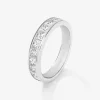 Media alianza de oro blanco de 18K con 11 diamantes en talla princesa con un total de 1,28 cts
