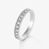 Media alianza de oro blanco de 18K con 13 diamantes en talla brillante con un total de 0,36 cts