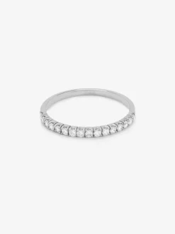 Media alianza de oro blanco de 18K con 16 diamantes en talla brillante con un total de 0,16 cts