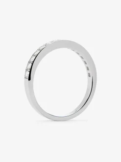 Media alianza de oro blanco de 18k con pavé de diamantes en talla brillante con un total de 0,28 cts