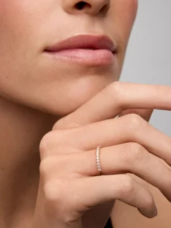 Media alianza de oro rosa de 18K con 15 diamantes en talla brillante con un total de 0,3 cts