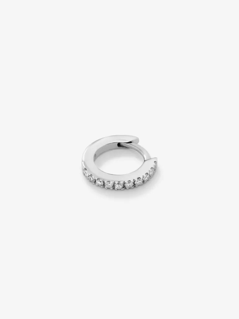 Pendiente aro individual de oro blanco de 18K con diamantes
