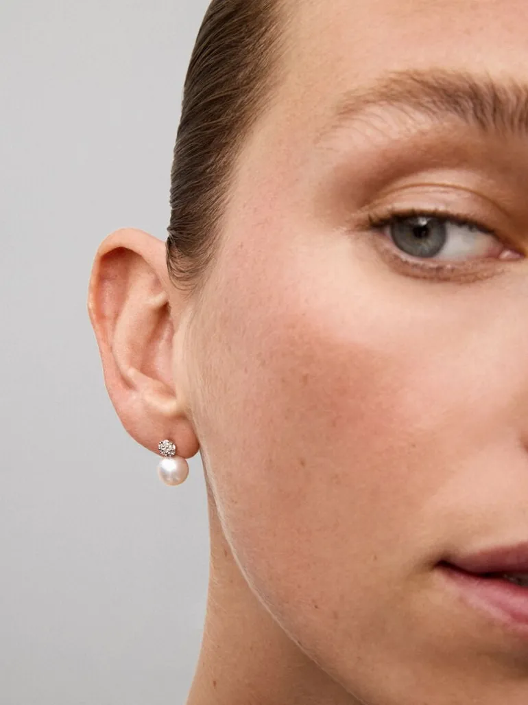 Pendiente de oro blanco de 18k con perla autraliana de 8 mm y diamante