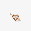 Pendiente individual de oro rosa de 18K con 3 diamantes en talla brillante con un total de 0,07 cts y forma de corazón