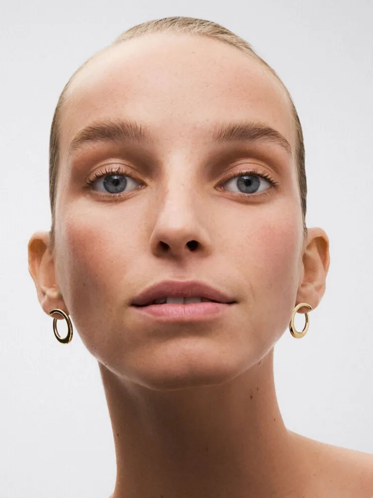 Pendientes aro liso mediano de oro amarillo de 18K con diamante