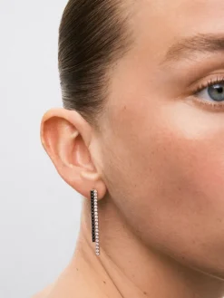 Pendientes colgante de oro blanco de 18K con diamante negro y diamante blanco