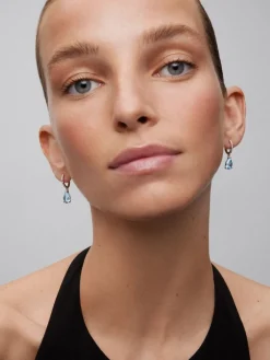 Pendientes de aro con colgante de oro blanco de 18K con topacio y diamante