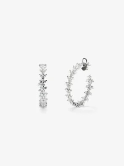 Pendientes de aro de oro blanco de 18K con 90 diamantes blancos en talla brillante con un total de 2,64 cts
