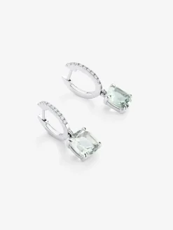 Pendientes de aro de oro blanco de 18K con 2 amatistas verdes con un total de 3,27 cts y 18 diamantes con un total de 0,14 cts