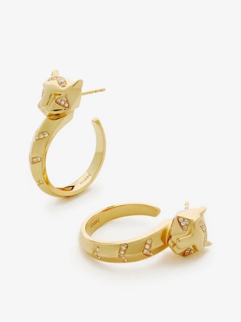 Pendientes de aro de oro amarillo de 18K con 52 diamantes en talla brillante con un total de 0,16 cts y forma de tigre