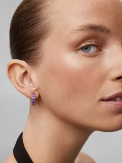 Pendientes de aro de plata 925 con 16 amatistas moradas en talla brillante con un total de 3,36 cts