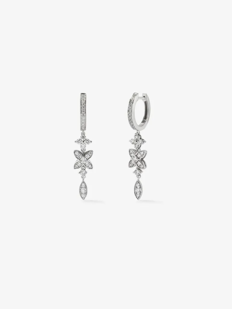 Pendientes de oro blanco de 18K con 58 diamantes en talla brillante con un total de 0,76 cts