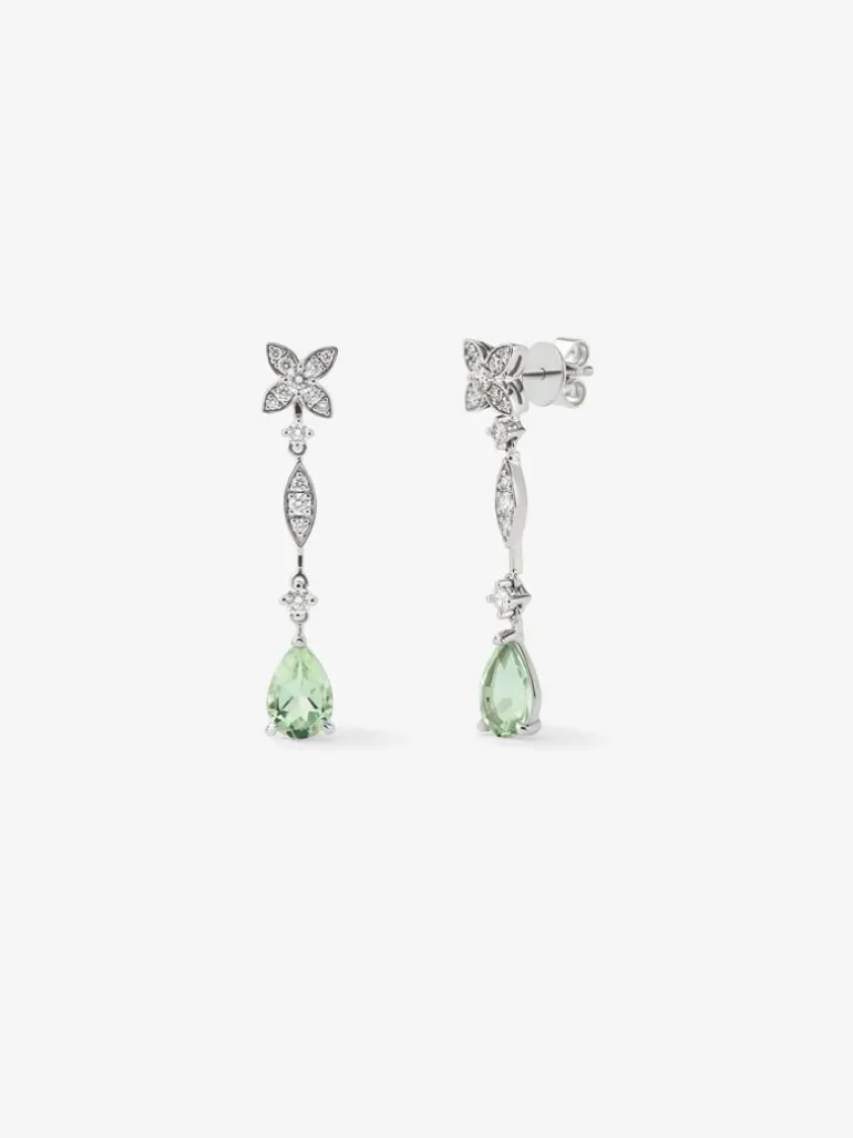 Pendientes de oro blanco de 18K con 30 diamantes en talla brillante con un total de 0,63 cts y 2 amatistas verdes en talla pera