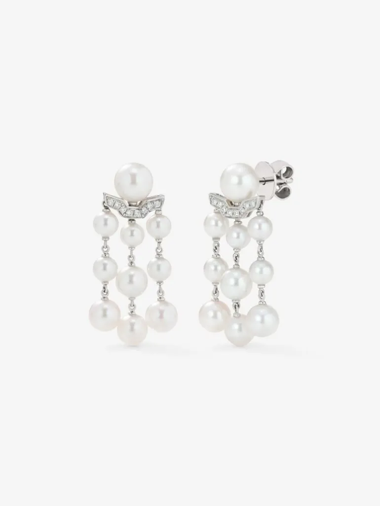Pendientes de oro blanco de 18K con 20 perlas akoya y 16 diamantes en talla brillante con un total de 0,08 cts
