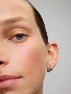 Pendientes de oro blanco de 18K con pavé de diamantes en talla brillante con un total de 0,52 cts