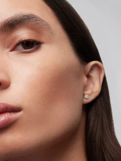 Pendientes de oro blanco de 18kt con diamantes