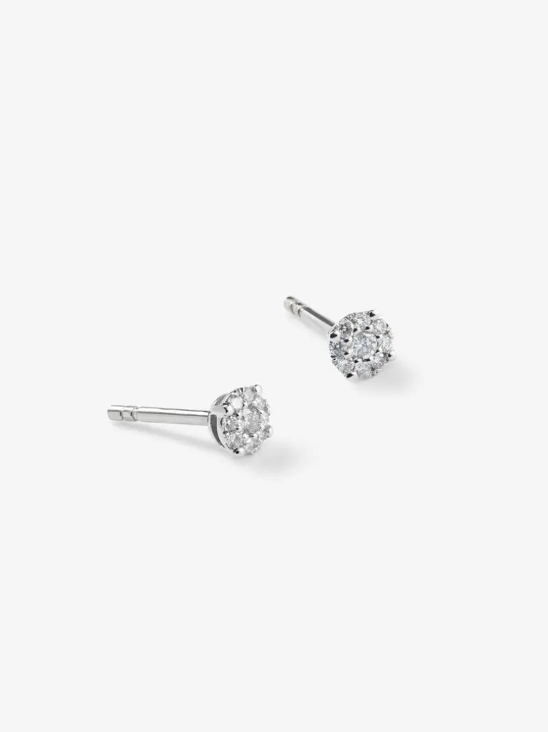 Pendientes de oro blanco de 18K con 2 diamantes en talla brillante con un total de 0,15 cts