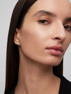 Pendientes de oro blanco de 18K con 6 diamantes en talla brillante con un total de 0,36 cts