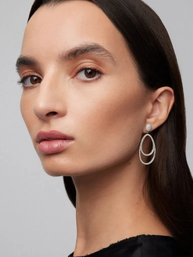 Pendientes de oro blanco de 18K con 210 diamantes en talla brillante con un total de 1,75 cts