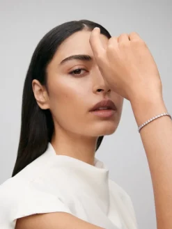 Pulsera rivière de oro blanco de 18K con diamantes en talla brillante de 0,89 cts